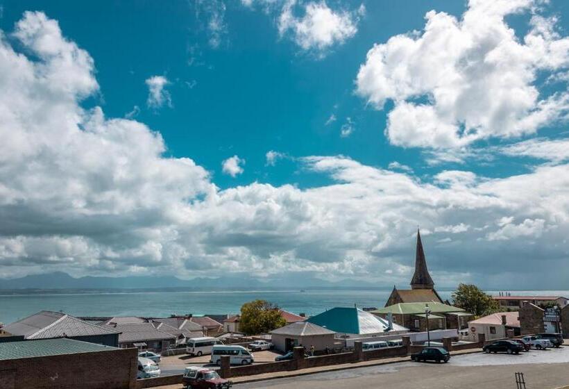 פנסיון Sandstone Manor