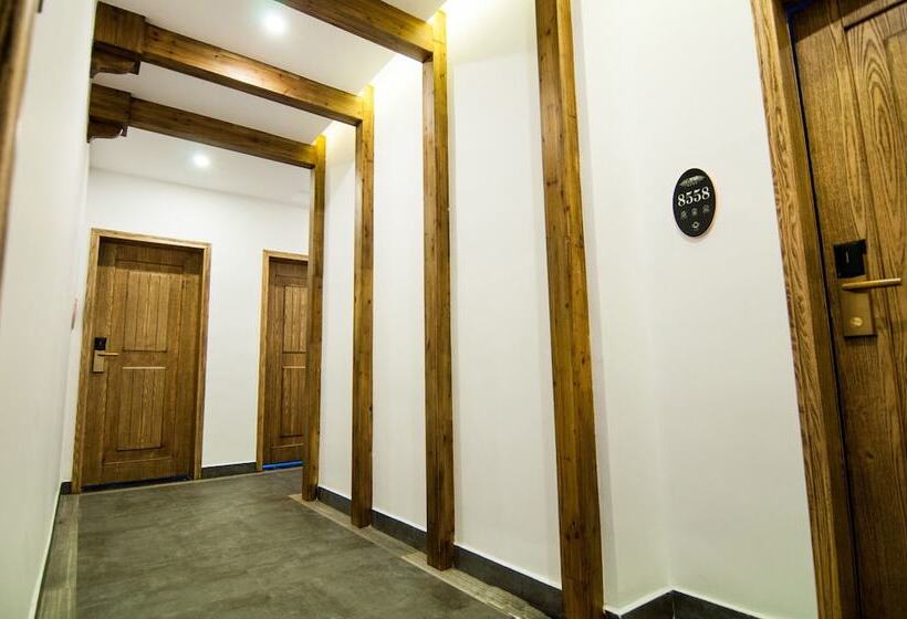 פנסיון Yun Meng Qi  Inn