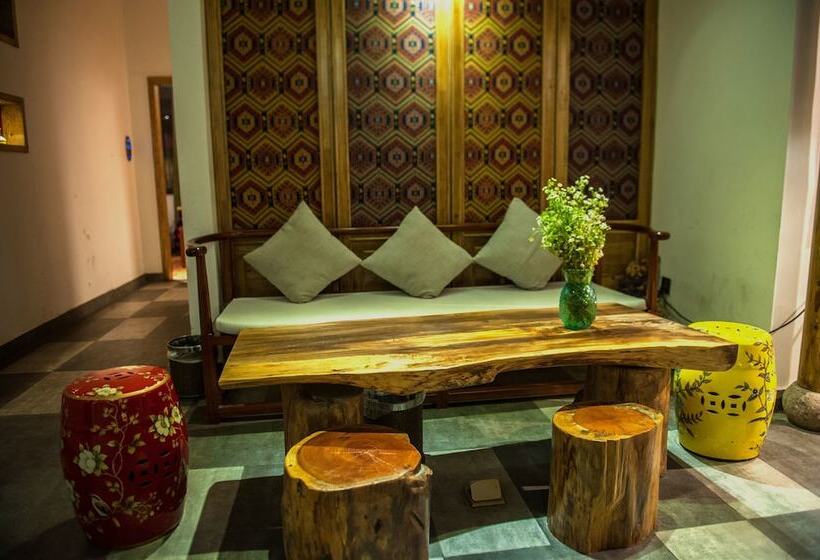 פנסיון Yun Meng Qi  Inn