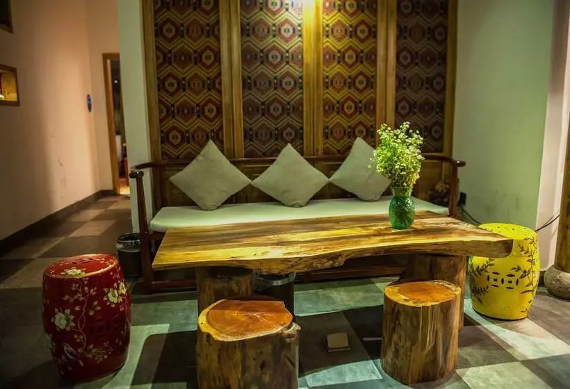 پانسیون Yun Meng Qi  Inn