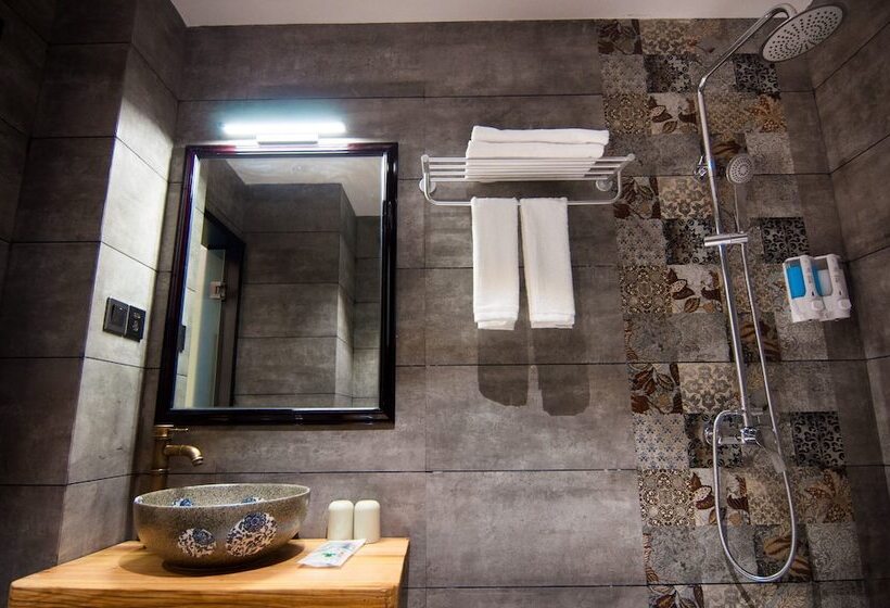 פנסיון Yun Meng Qi  Inn