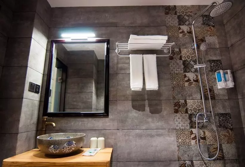 پانسیون Yun Meng Qi  Inn