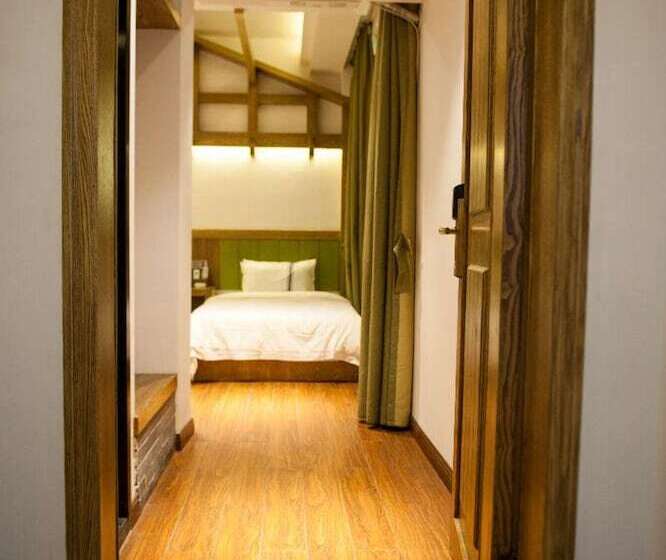 פנסיון Yun Meng Qi  Inn