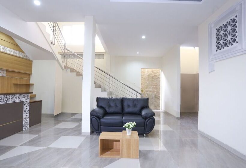 בית מלון כפרי Garuda Guesthouse Yogyakarta Redpartner