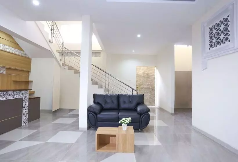 Hotelli Garuda Guesthouse Yogyakarta Redpartner