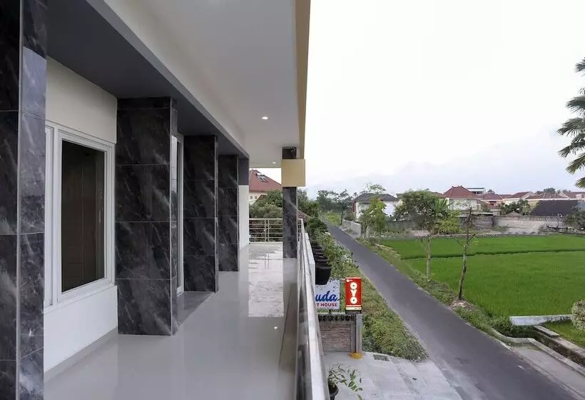 Hotelli Garuda Guesthouse Yogyakarta Redpartner