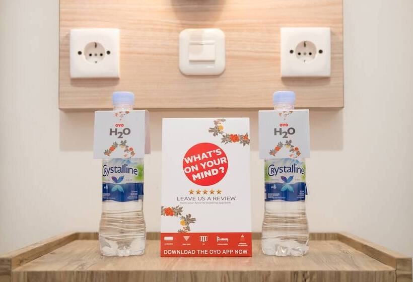 호텔 Kamani Homestay Syariah By Oyo Rooms