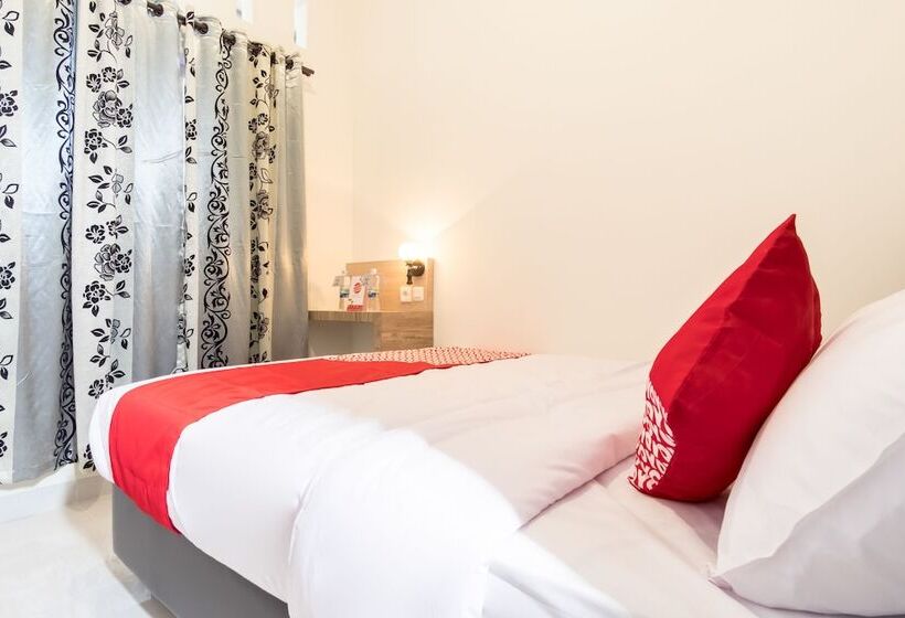 호텔 Kamani Homestay Syariah By Oyo Rooms