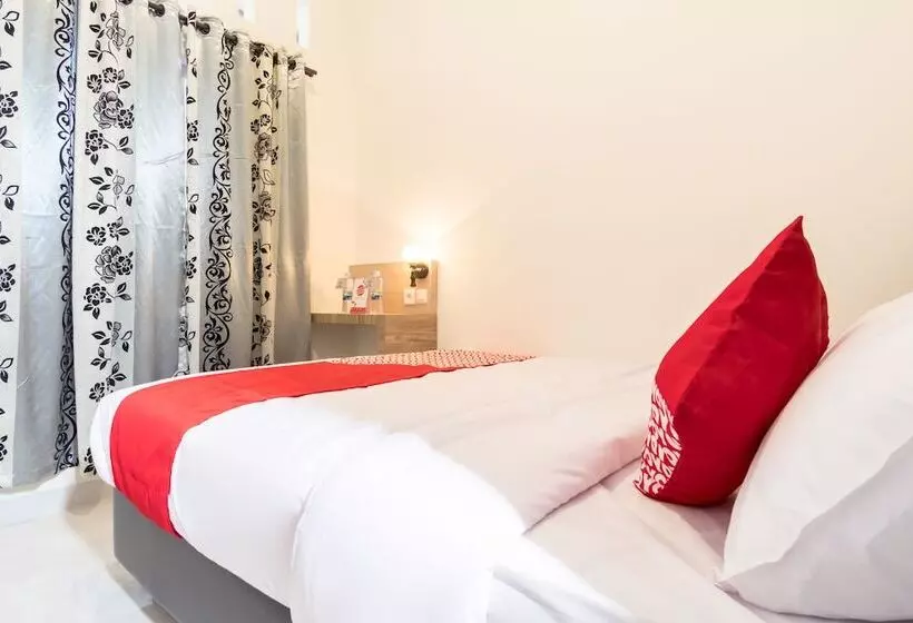 ホテル Kamani Homestay Syariah By Oyo Rooms