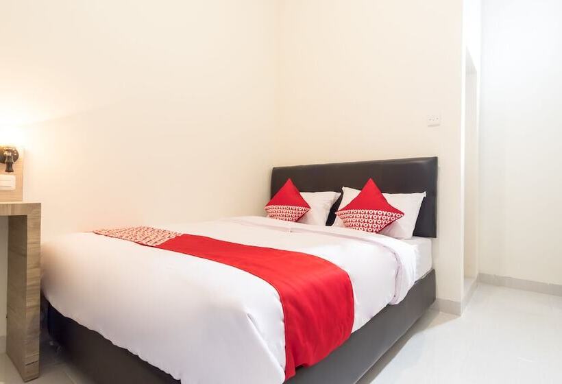 호텔 Kamani Homestay Syariah By Oyo Rooms