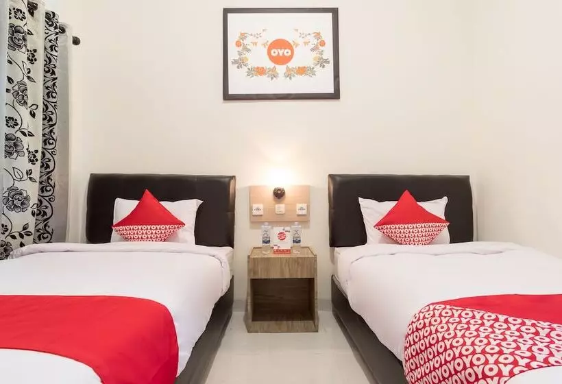 ホテル Kamani Homestay Syariah By Oyo Rooms