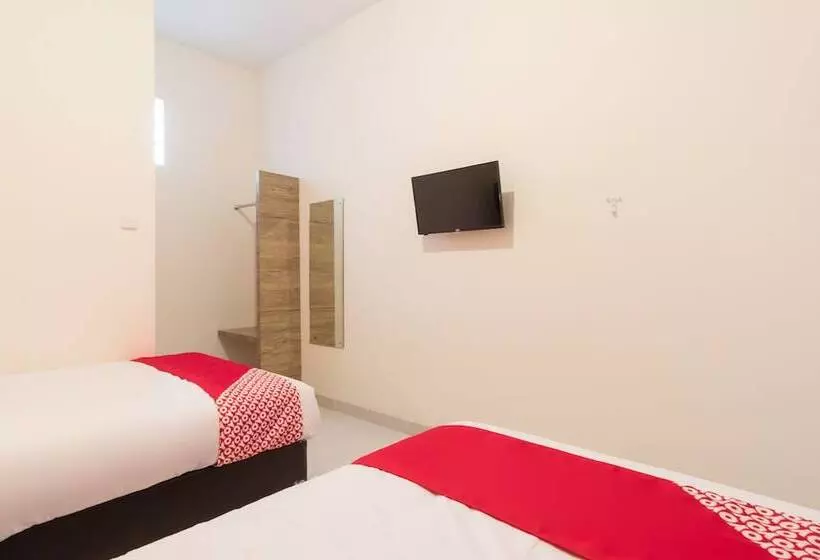 ホテル Kamani Homestay Syariah By Oyo Rooms