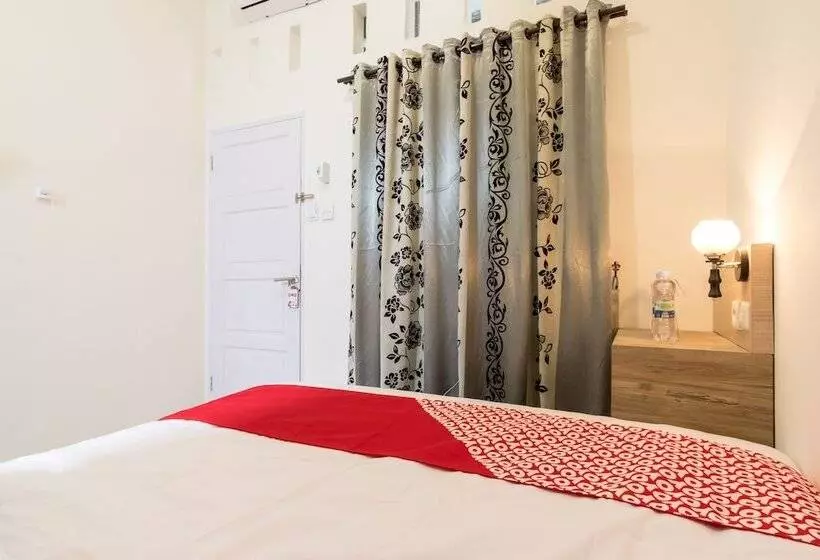ホテル Kamani Homestay Syariah By Oyo Rooms