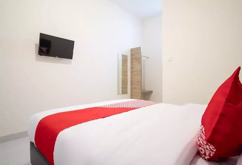 ホテル Kamani Homestay Syariah By Oyo Rooms