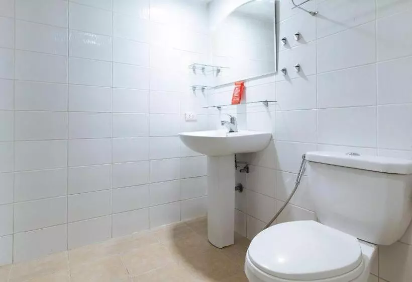 Hotelli Reddoorz At Kassel Residences Parañaque