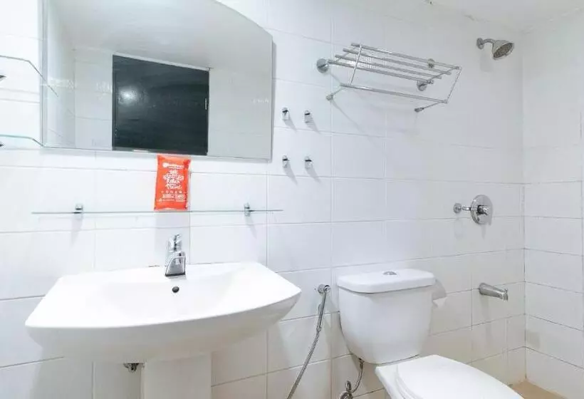 Hotelli Reddoorz At Kassel Residences Parañaque