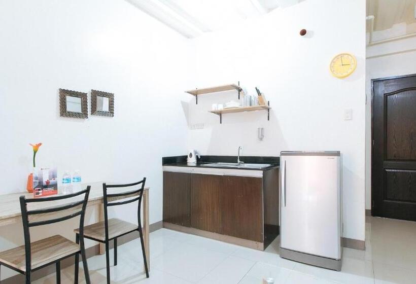 فندق Reddoorz At Kassel Residences Parañaque