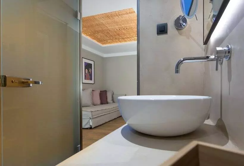 پانسیون Artree Suites