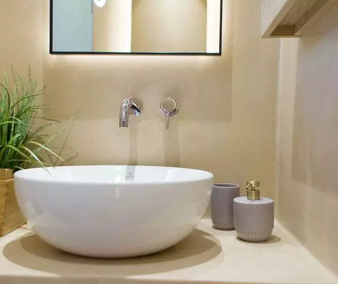پانسیون Artree Suites