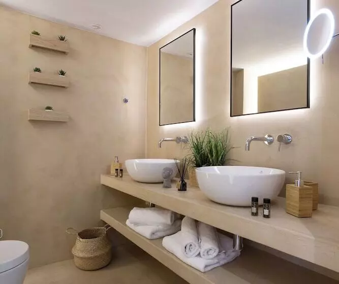 پانسیون Artree Suites
