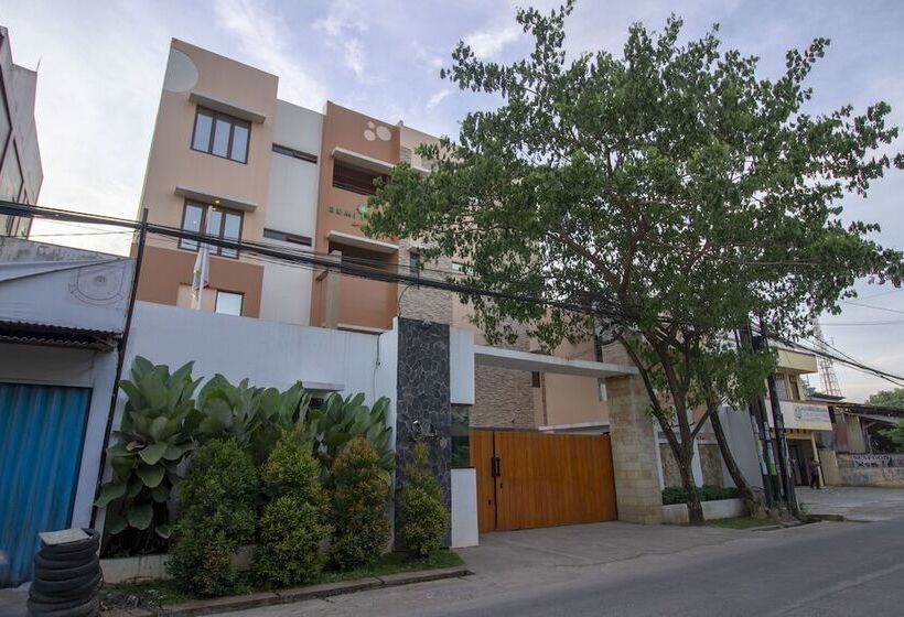 بنسيون Reddoorz Plus @ Cbd Bintaro