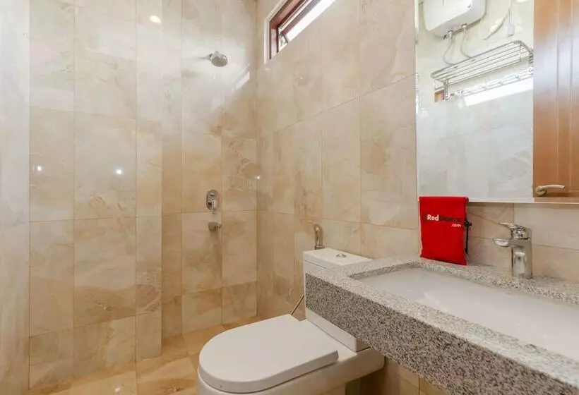 ペンション Reddoorz Plus @ Cbd Bintaro