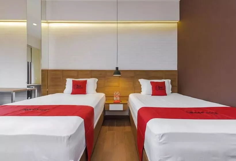 ペンション Reddoorz Plus @ Cbd Bintaro