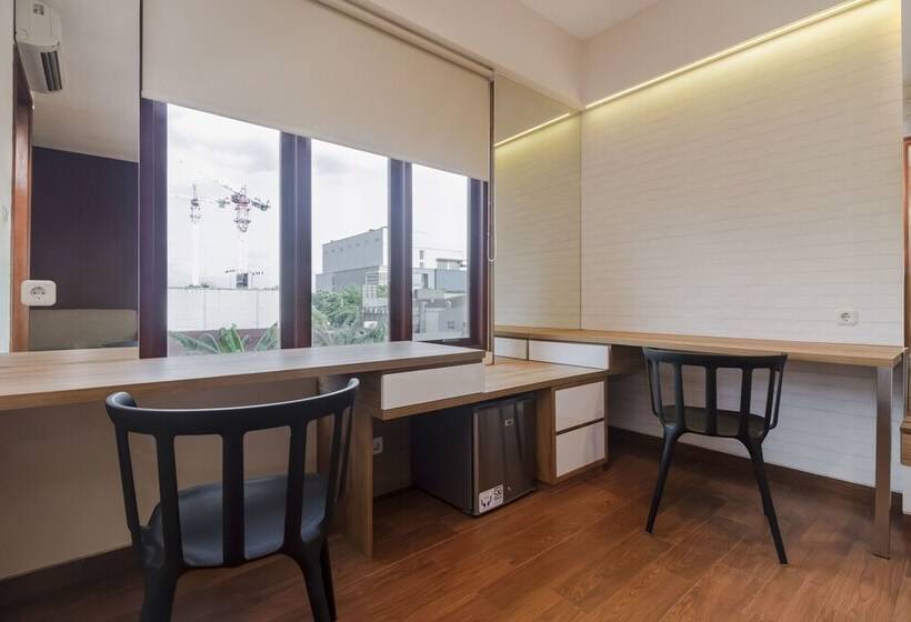 بنسيون Reddoorz Plus @ Cbd Bintaro