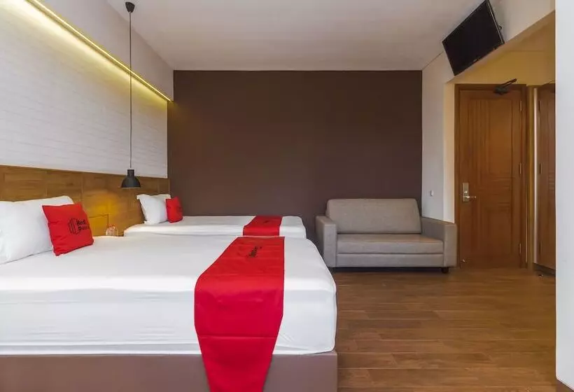 ペンション Reddoorz Plus @ Cbd Bintaro