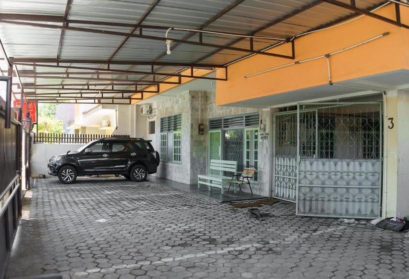 Pension Reddoorz@ Cangkring Street Cirebon