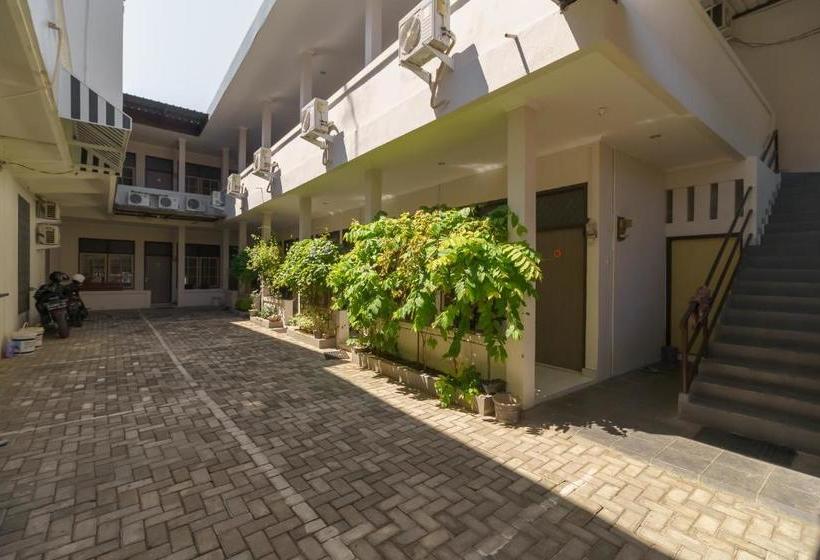 Pension Reddoorz@ Cangkring Street Cirebon