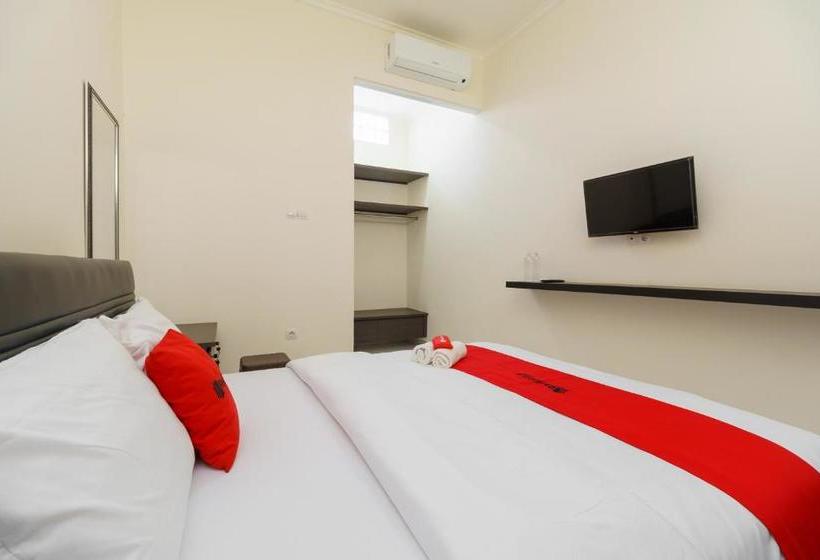 Pension Reddoorz@ Cangkring Street Cirebon