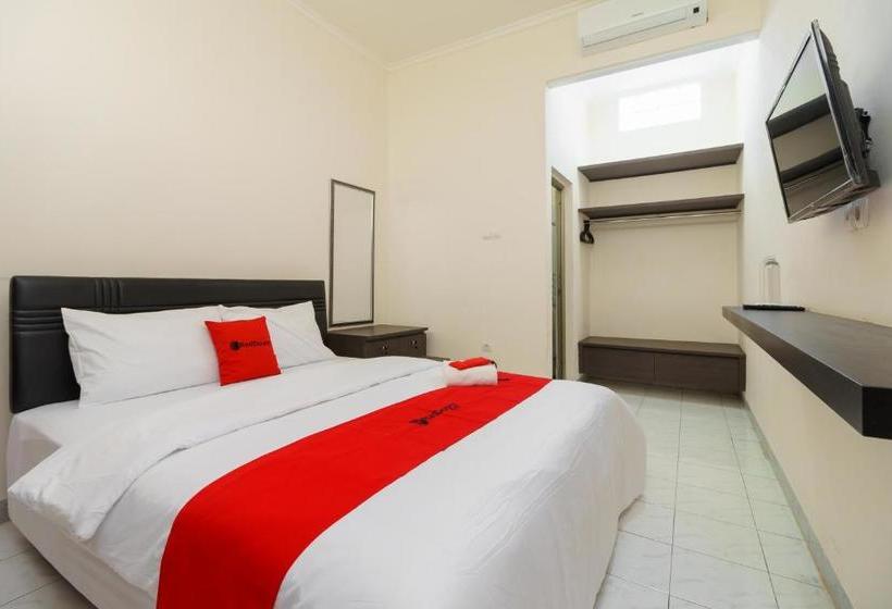 Pension Reddoorz@ Cangkring Street Cirebon