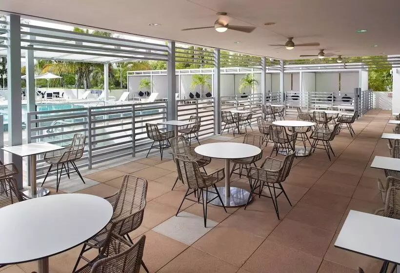 בית מלון כפרי Courtyard Miami Coconut Grove