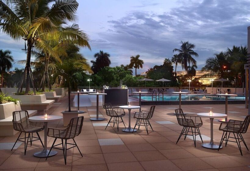 هتل Courtyard Miami Coconut Grove