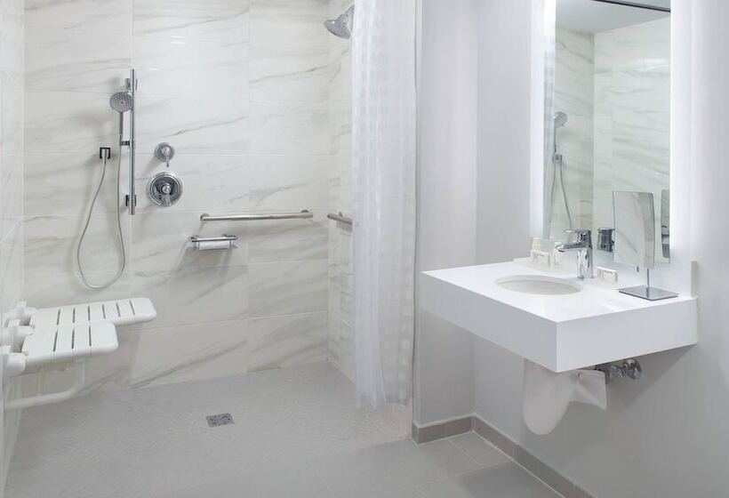 هتل Courtyard Miami Coconut Grove