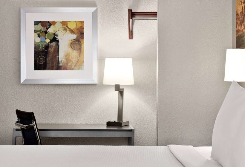 בית מלון כפרי Days Inn By Wyndham San Antonio Near Fiesta Park