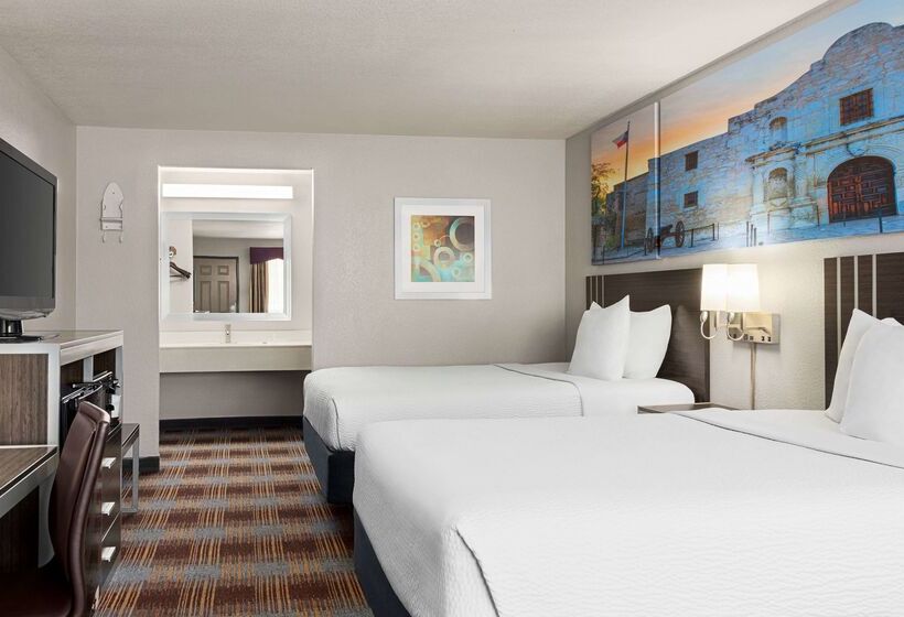 בית מלון כפרי Days Inn By Wyndham San Antonio Near Fiesta Park