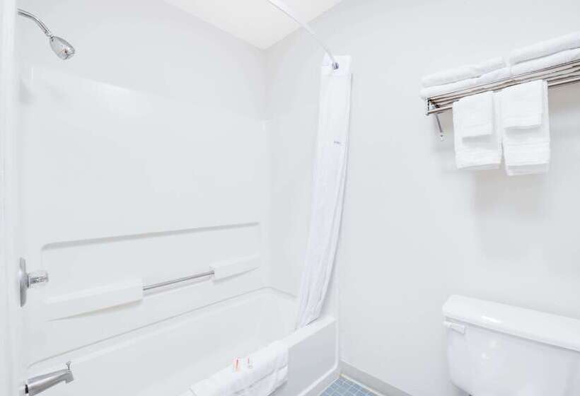 בית מלון כפרי Days Inn By Wyndham Sturgis Southdakota