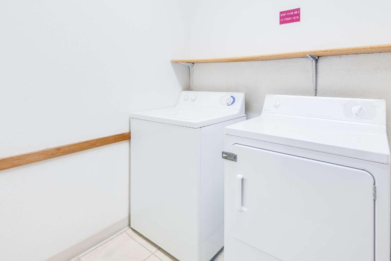 בית מלון כפרי Days Inn By Wyndham Sturgis Southdakota