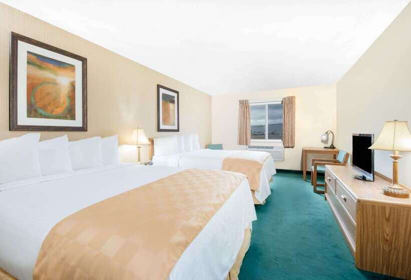 בית מלון כפרי Days Inn & Suites By Wyndham Fargo 19th Ave/airport Dome