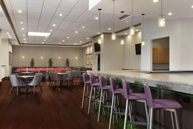 Skyline Hotel Detroit Airport, Surestay Collection By Bw