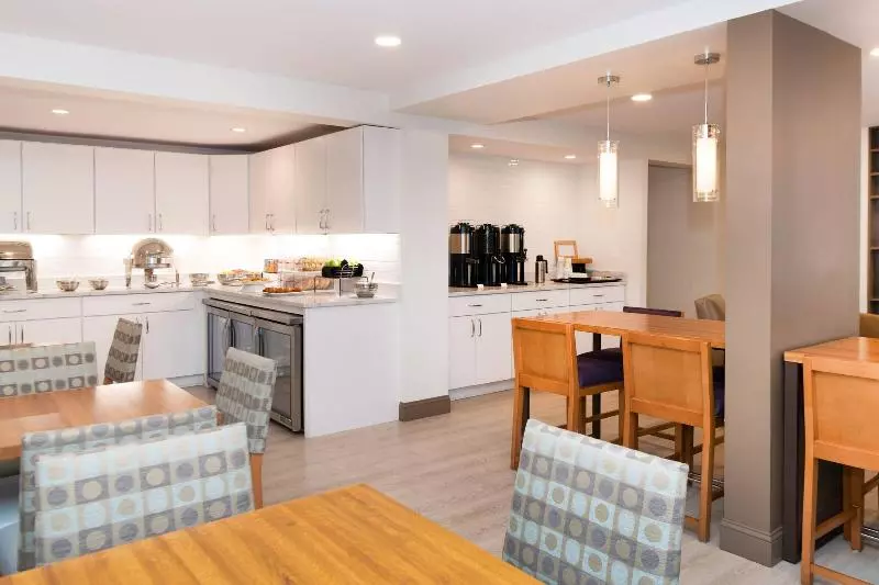 Skyline Hotel Detroit Airport, Surestay Collection By Bw