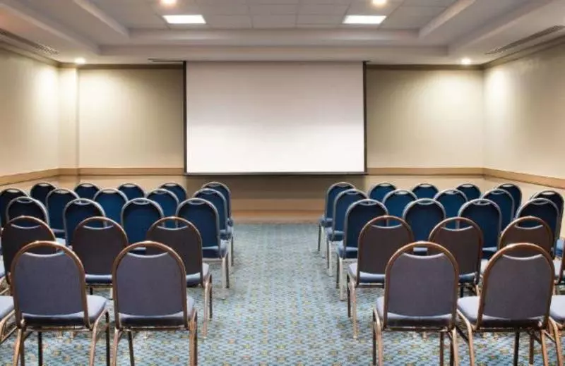 Skyline Hotel Detroit Airport, Surestay Collection By Bw