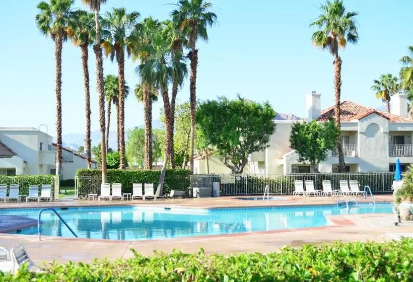 ホテル Desert Breezes Resort