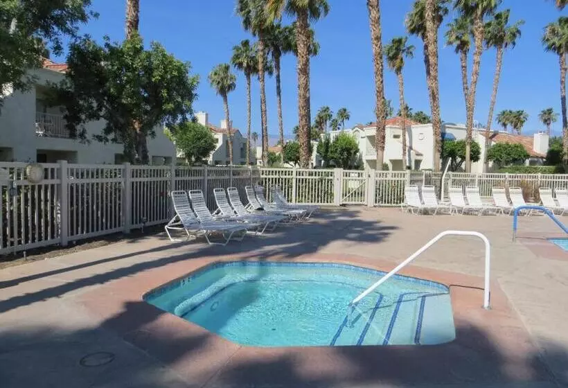 ホテル Desert Breezes Resort