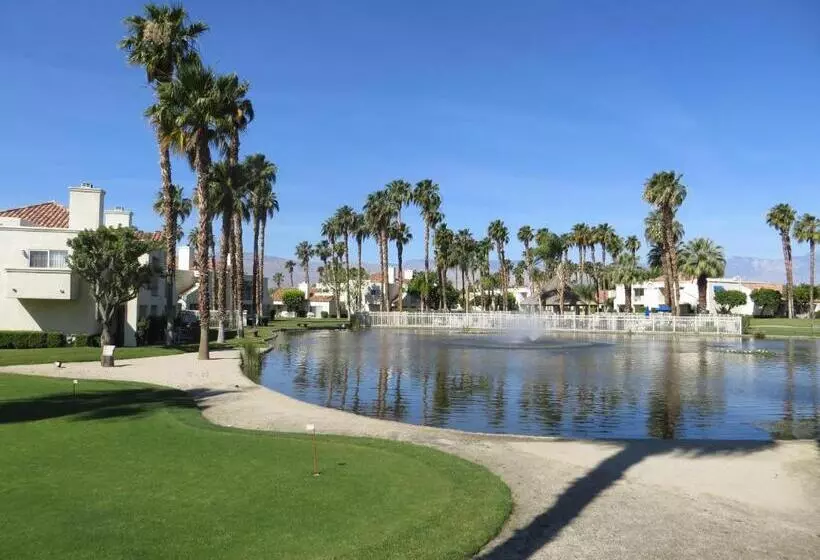 ホテル Desert Breezes Resort