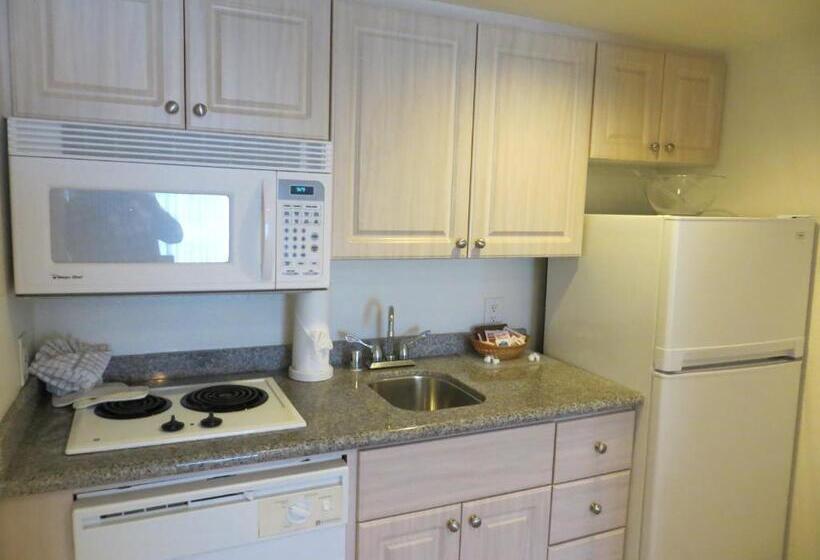 فندق Desert Breezes Resort