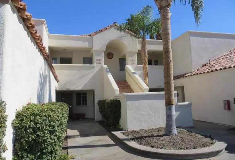 ホテル Desert Breezes Resort