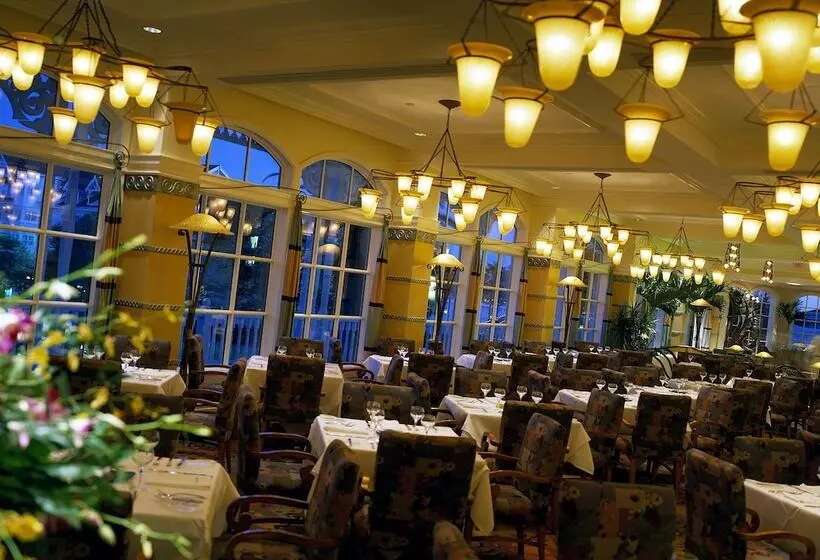 Отель Disney S Grand Floridian Resort & Spa